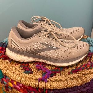 Brooks Women’s Size 9.5 Ghost 13 Running Shoes
